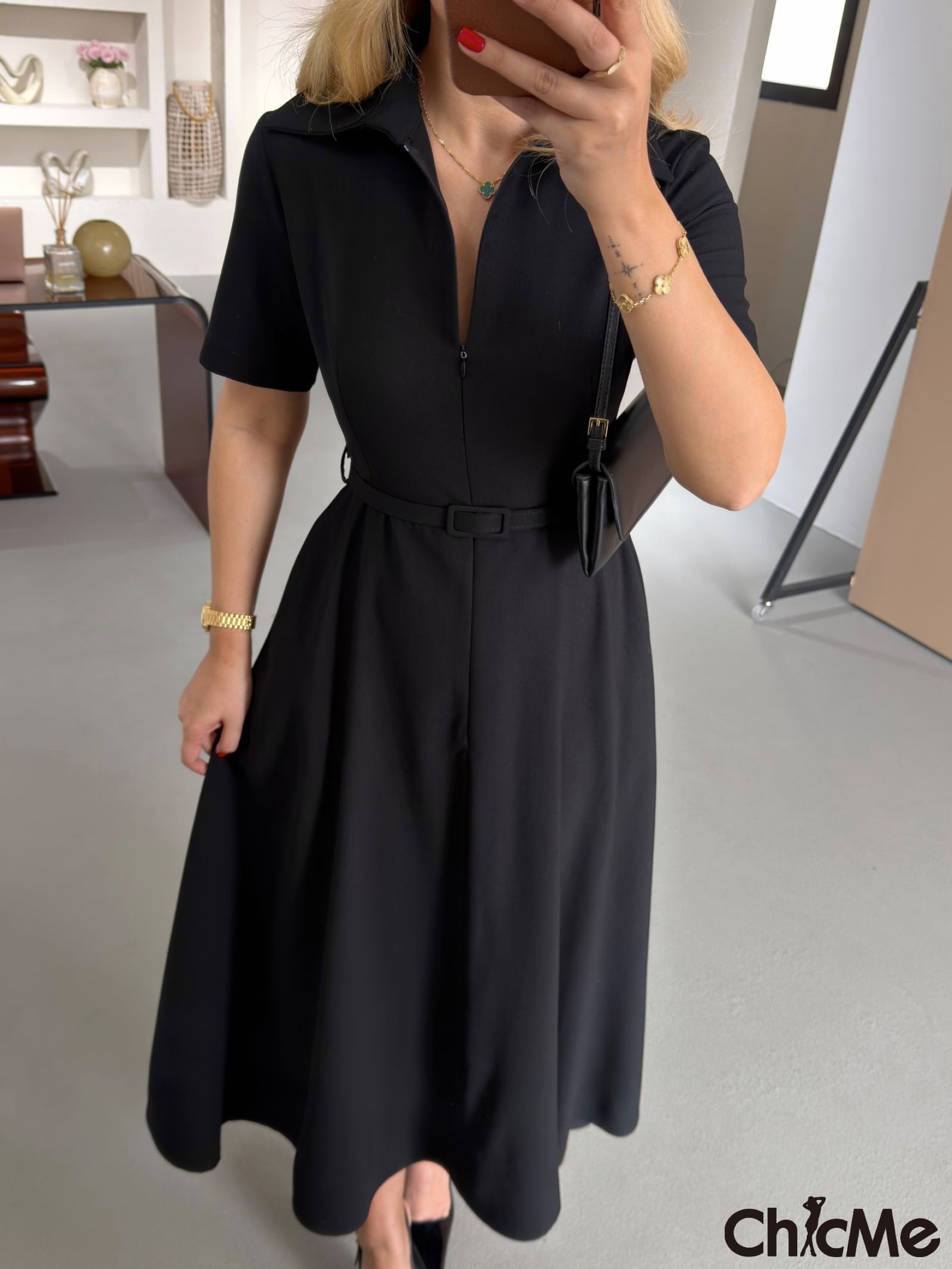 Robe multicolore élégante et tendance – فستان متعدد الألوان بتصميم عصري وأنيق